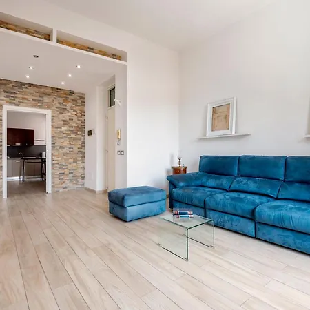 Fb House
